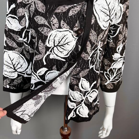 St. John sweater cardigan‎ size 12 floral buttons wool brown roll tab collar - Picture 9 of 15